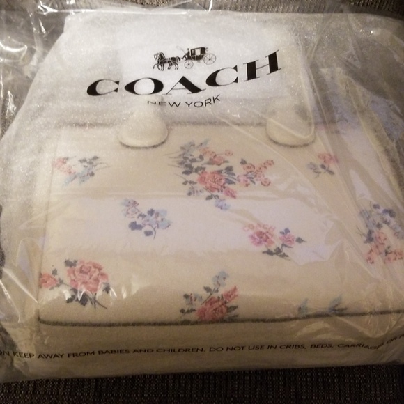 LAST ONE!!! MINI BENNETT SATCHEL CROSS STITCH NWT - Picture 2 of 7